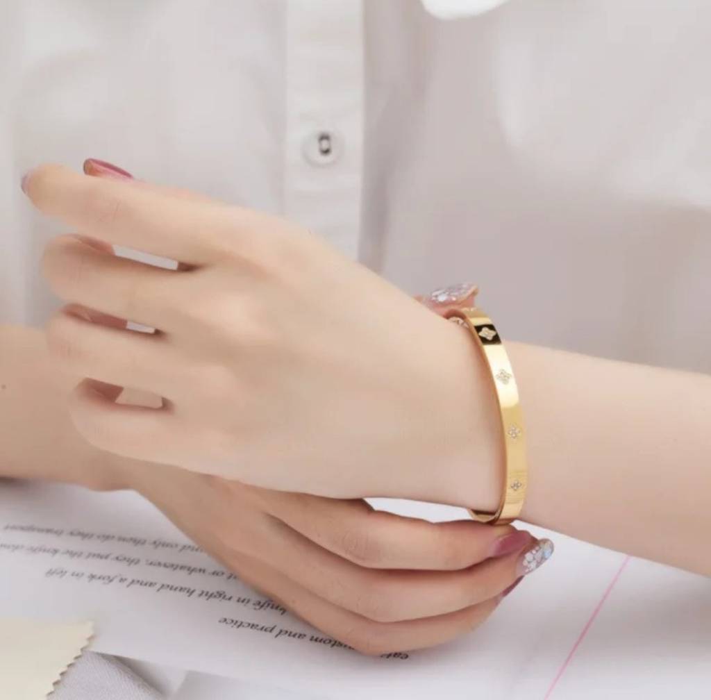 Lily Bangle Bracelet : TAA-9708117721366-BRACELET