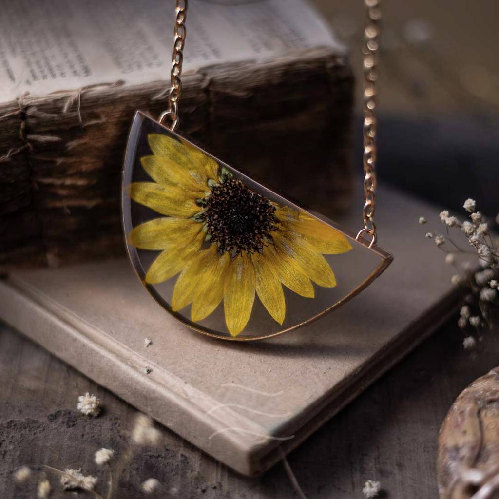 Little Miss Sunshine Neckpiece : LA-FF-LSN-G1