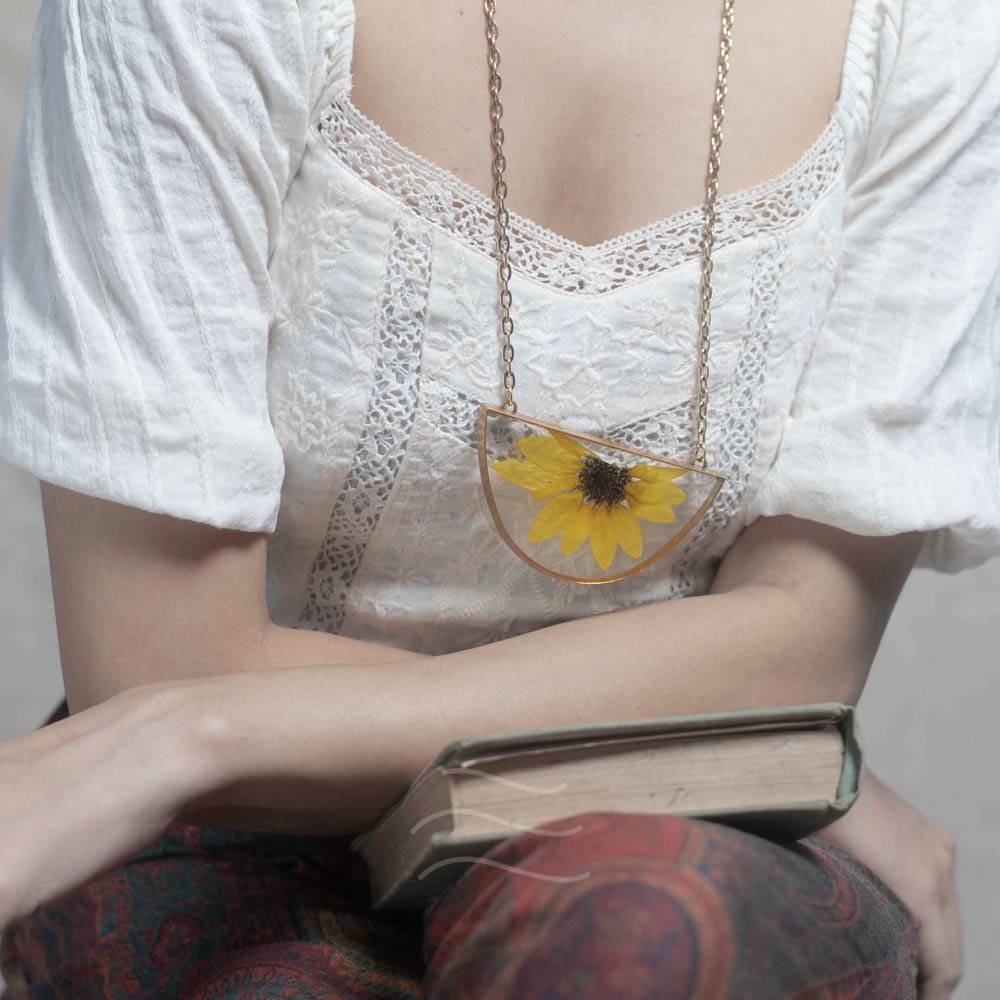 Little Miss Sunshine Neckpiece : LA-FF-LSN-G1