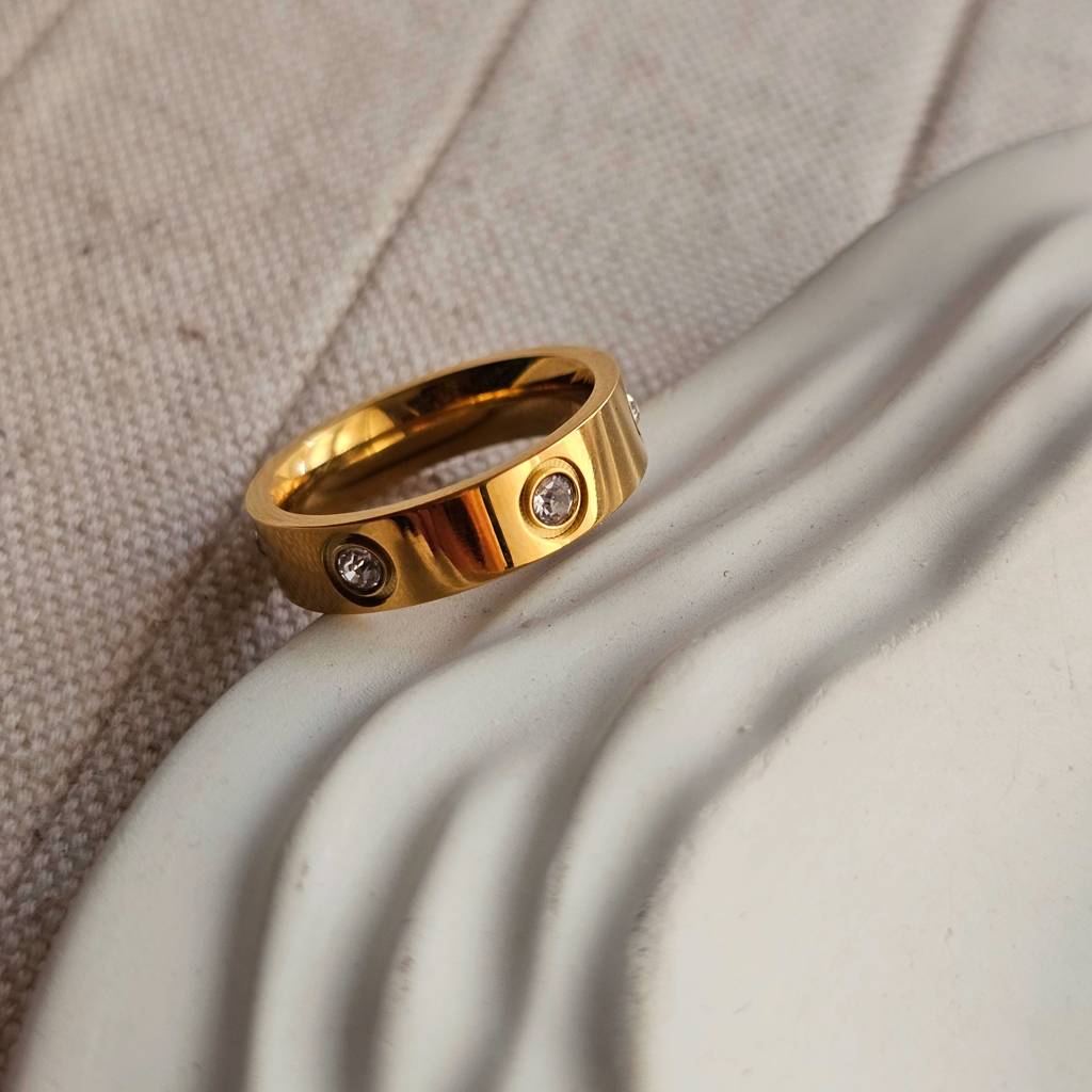 Luxury Band Ring : TAA-9708570640662-RING