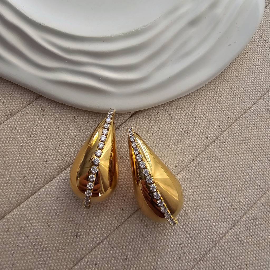 Luxury Zircon Water Drop Stud Earrings : TAA-9708563661078-EARRING
