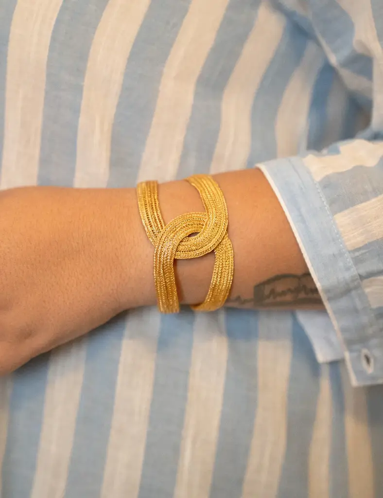 Double-Knotted Rope Mesh Bracelet : M05-EA