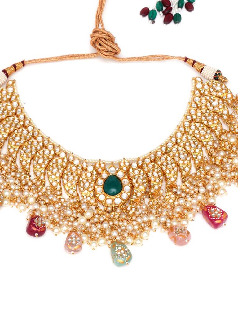 Maharani Kundan Choker With Green Centrepiece & Matching Earrings & Maang Tikka : RRA23-7