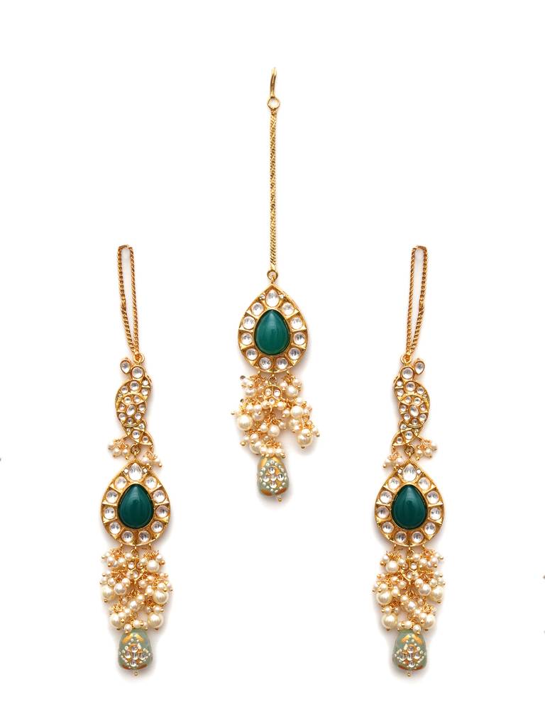 Maharani Kundan Choker With Green Centrepiece & Matching Earrings & Maang Tikka : RRA23-7