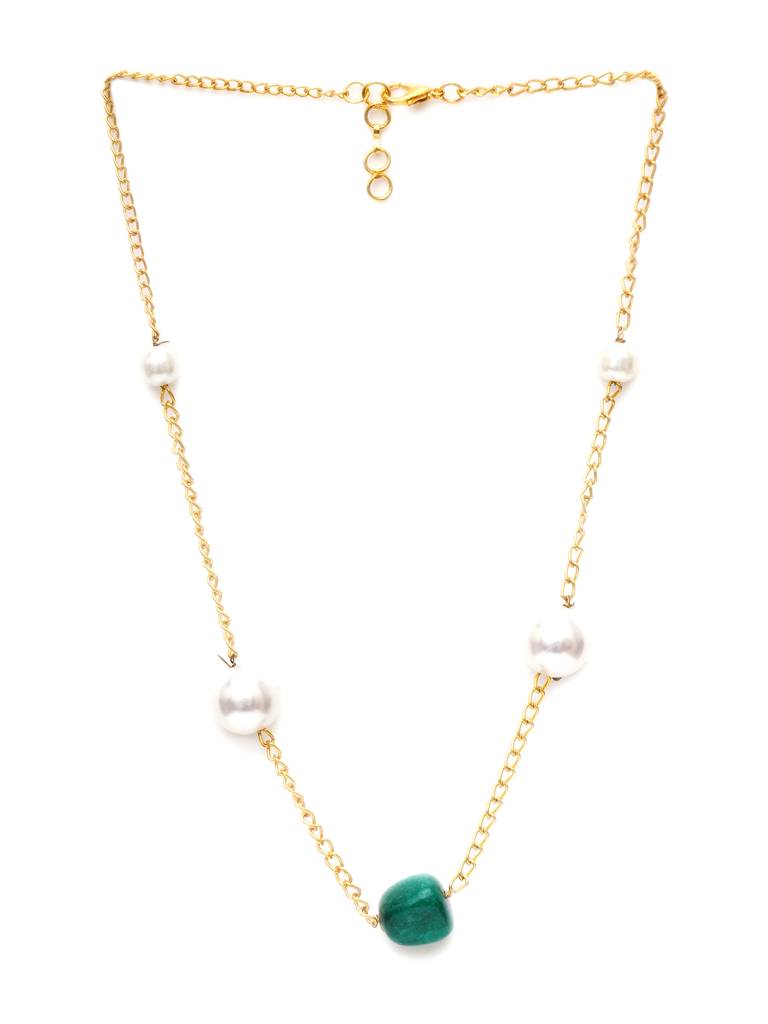 Layered Pearl And Emerald Neckpiece : RRA23-70