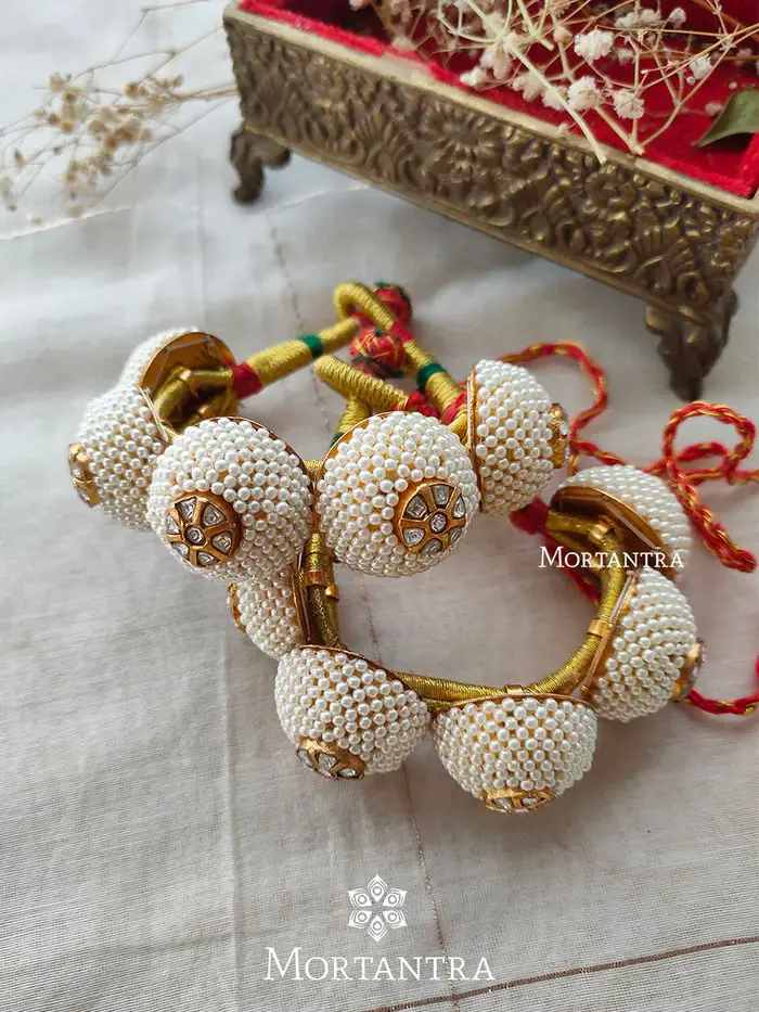 White Color Gold Plated Jadau Kundan Bangles : MB143