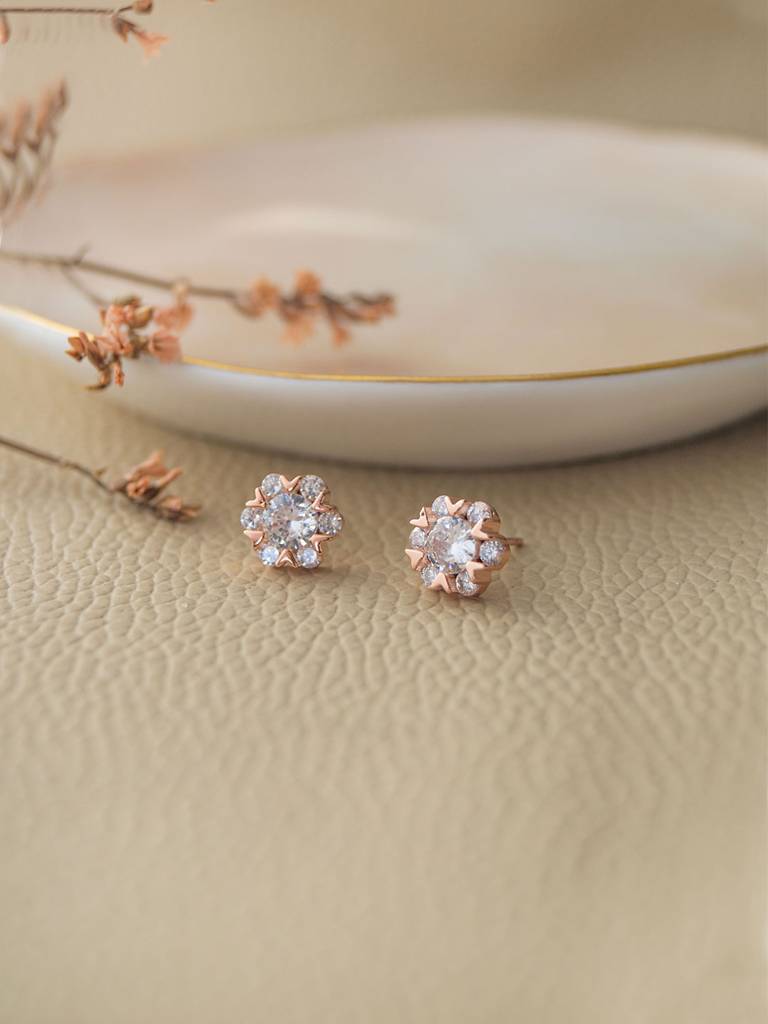 Solitaire Cluster Rose Gold Plated Sterling Silver Stud Earrings : MCRES575D1359