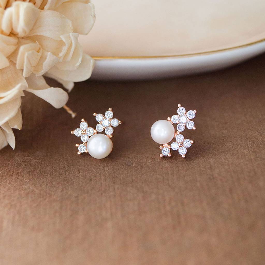 Mannash Pearly Flower Garland Rose Gold Plated Sterling Silver Stud Earrings : MCRES594D1421