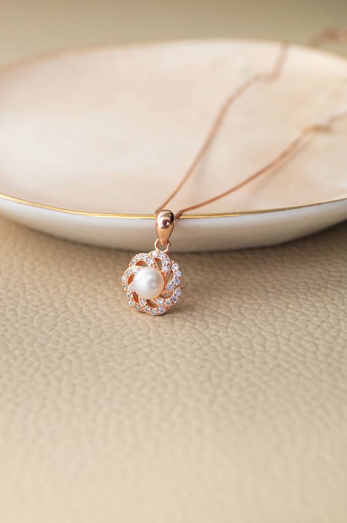 Whirlpool With Pearl Rose Gold Plated Sterling Silver Pendant Set With Chain : MCRJPSC531D1255