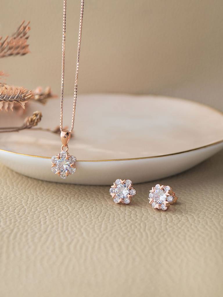 Solitaire Cluster Rose Gold Plated Sterling Silver Pendant Set With Chain : MCRJPSC575D1361