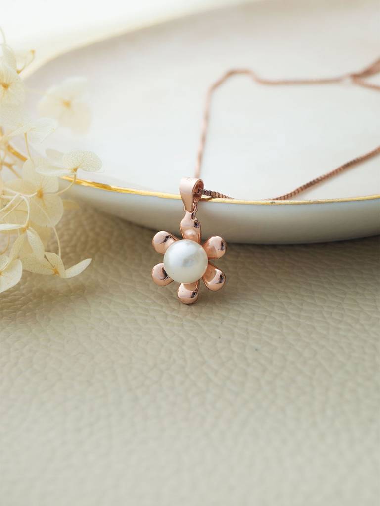 Mannash Pearl In A Flower Rose Gold Plated Sterling Silver Pendant Set : MCRJPSC878D2050