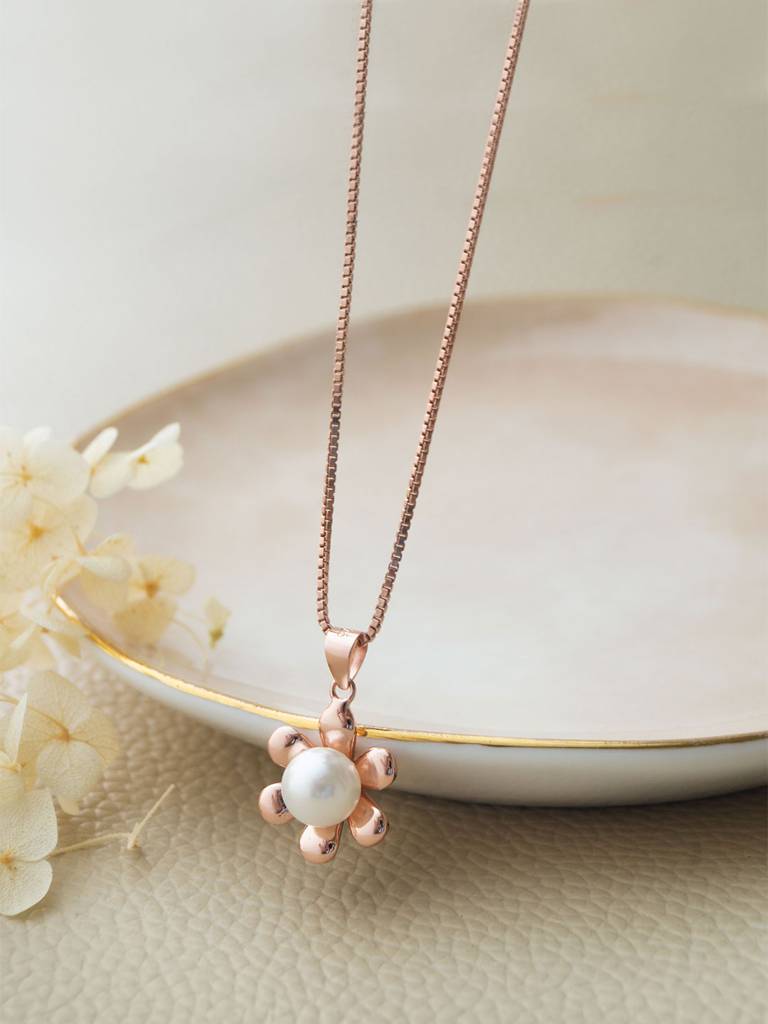 Mannash Pearl In A Flower Rose Gold Plated Sterling Silver Pendant Set : MCRJPSC878D2050