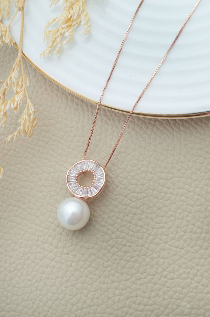 Mannash Baguetty Glam With Pearl Rose Gold Plated Sterling Silver Chain Necklace : MCRND830D1948
