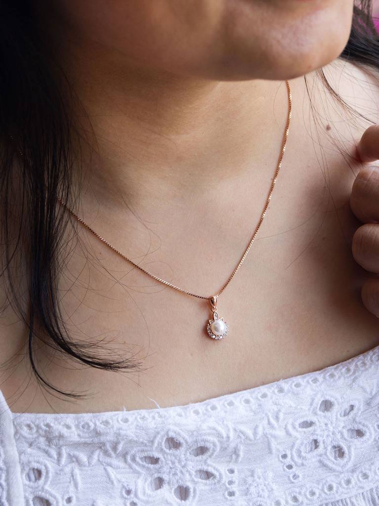 Pearly Dewdrop Rose Gold Plated Sterling Silver Pendant With Chain : MCRPC572D1343