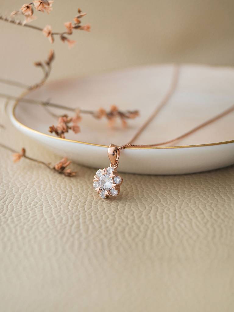 Solitaire Cluster Rose Gold Plated Sterling Silver Pendant With Chain : MCRPC575D1358
