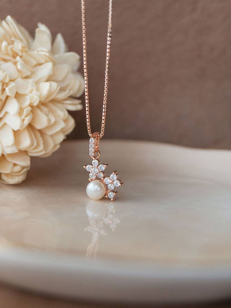 Pearly Flower Garland Rose Gold Plated Sterling Silver Pendant With Chain : MCRPC594D1420