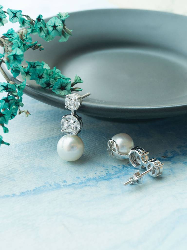 Mannash Stylish Pearly Cluster Sterling Silver Stud Earrings : MCSED793D1851