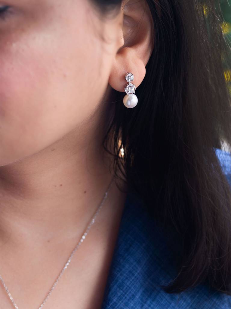 Mannash Stylish Pearly Cluster Sterling Silver Stud Earrings : MCSED793D1851