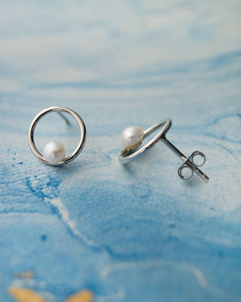 Mannash Swinging Pearl Circular Dainty Sterling Silver Stud Earrings : MCSES235D461