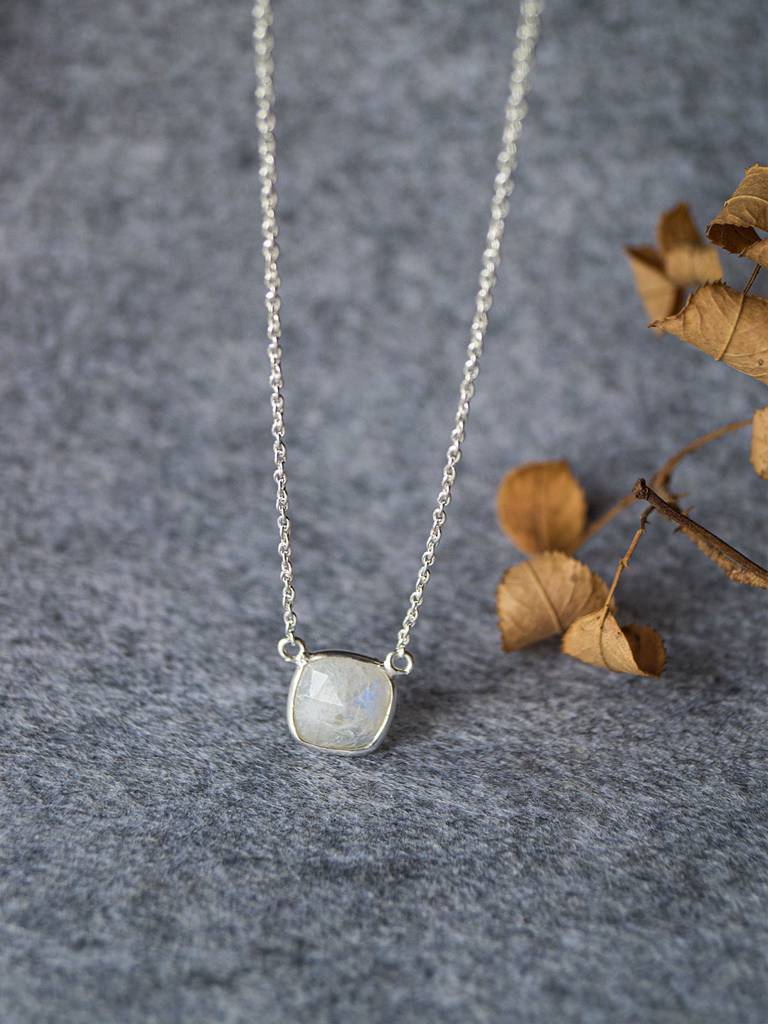 Mannash Rainbow Moonstone Cushion Cut Sterling Silver Pendant Necklace : MCSNCP220D441