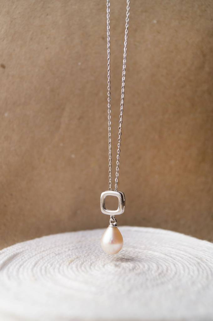 Mannash Square With Pearl Droplet Sterling Silver Chain Necklace : MCSNCP459D1102