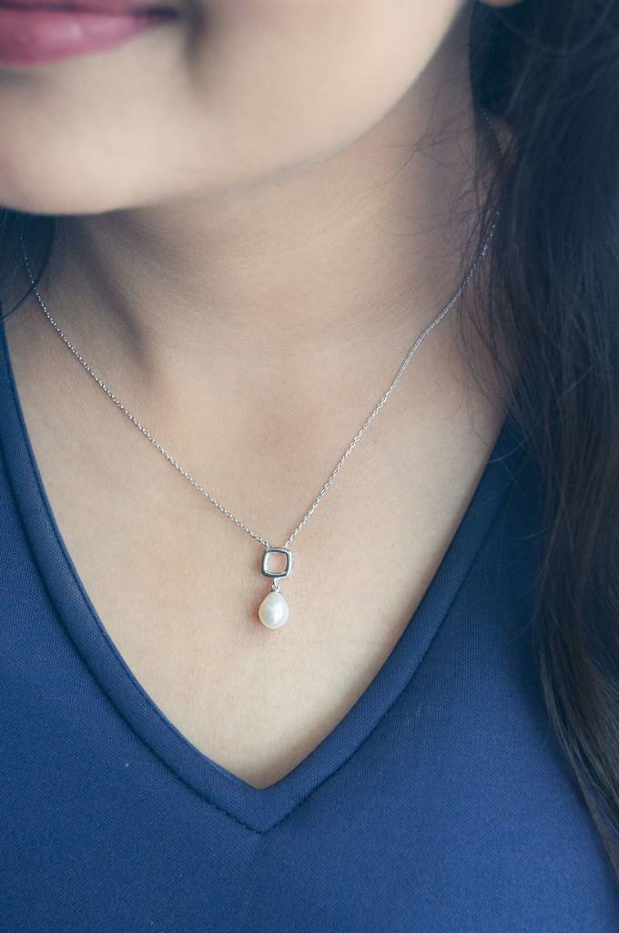 Mannash Square With Pearl Droplet Sterling Silver Chain Necklace : MCSNCP459D1102