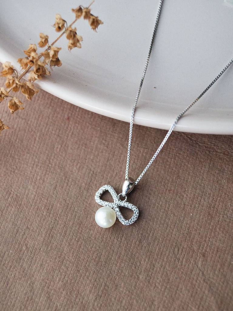 Infinity Bow With Pearl Sterling Silver Pendant : MCSPC520D1213