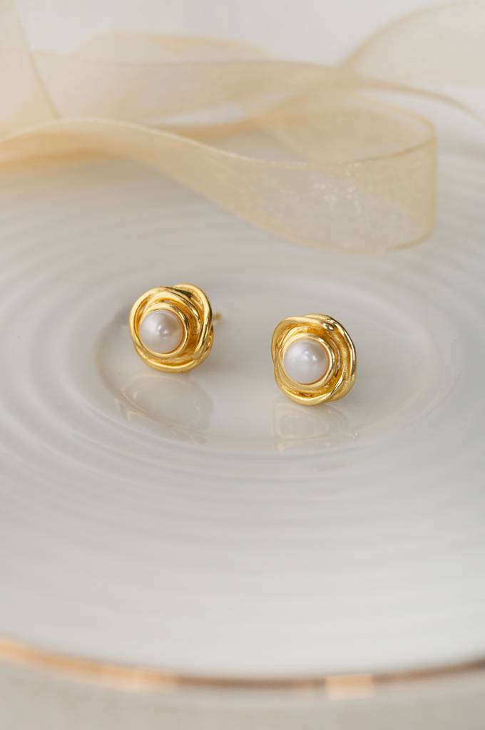 Mannash Pearl With A Flower Gold Plated Sterling Silver Statement Stud Earrings : MCYES385D847