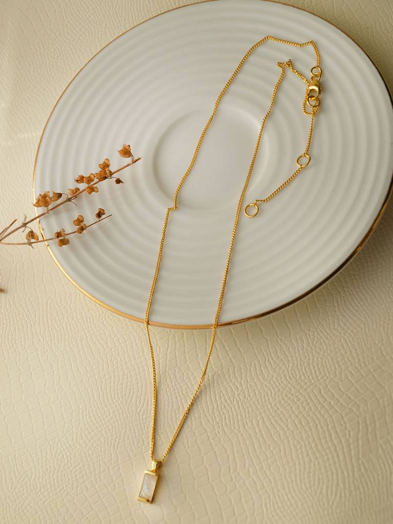Mannash Rainbow Moon Stone Tiny Bar Gold Plated Sterling Silver Chain Necklace : MCYND578D1372