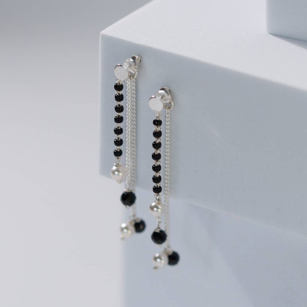 Silver Three Layer Chain Earring With Pearl And Black Spi : Silver_Three_Layer_Chain_Earring_with_Pearl_and_Black_Spinel_Apr25
