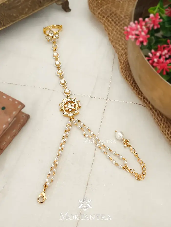 White Color Gold Plated Jadau Kundan Hathphool - Mhp150Y : MHP150Y