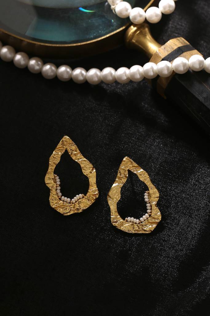 Victoria Studs