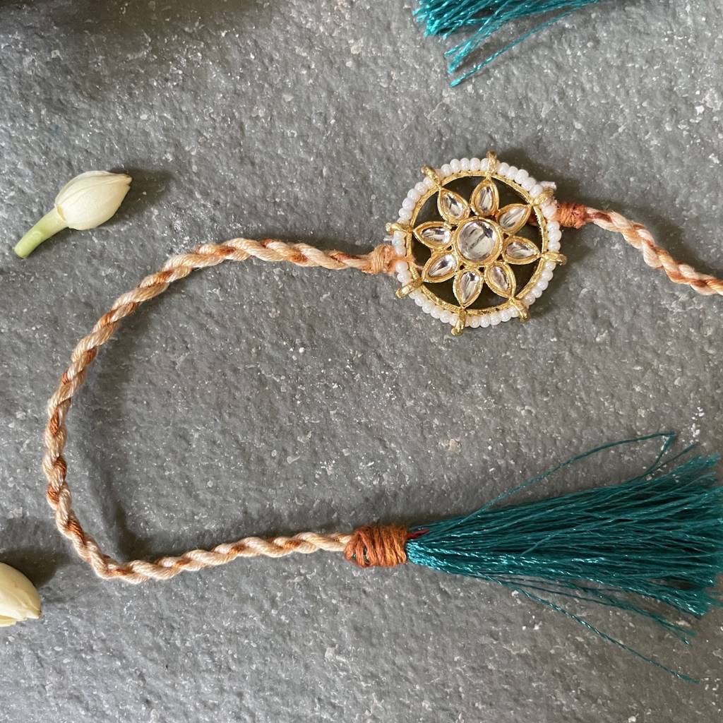 Kundan Rakhi - Golden And Emerald Green : MJ301