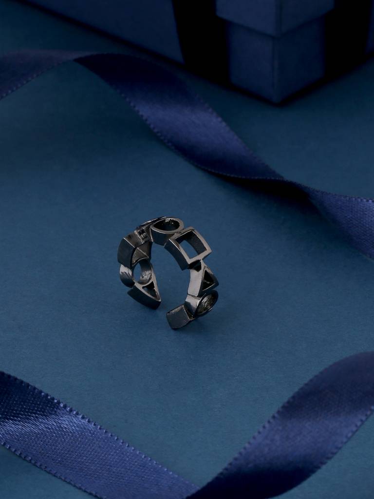 Ludic Ring