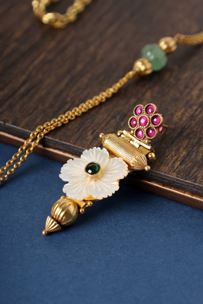 Mother Of Pearl Temple Long Pendant Necklace Set : MMAY2512