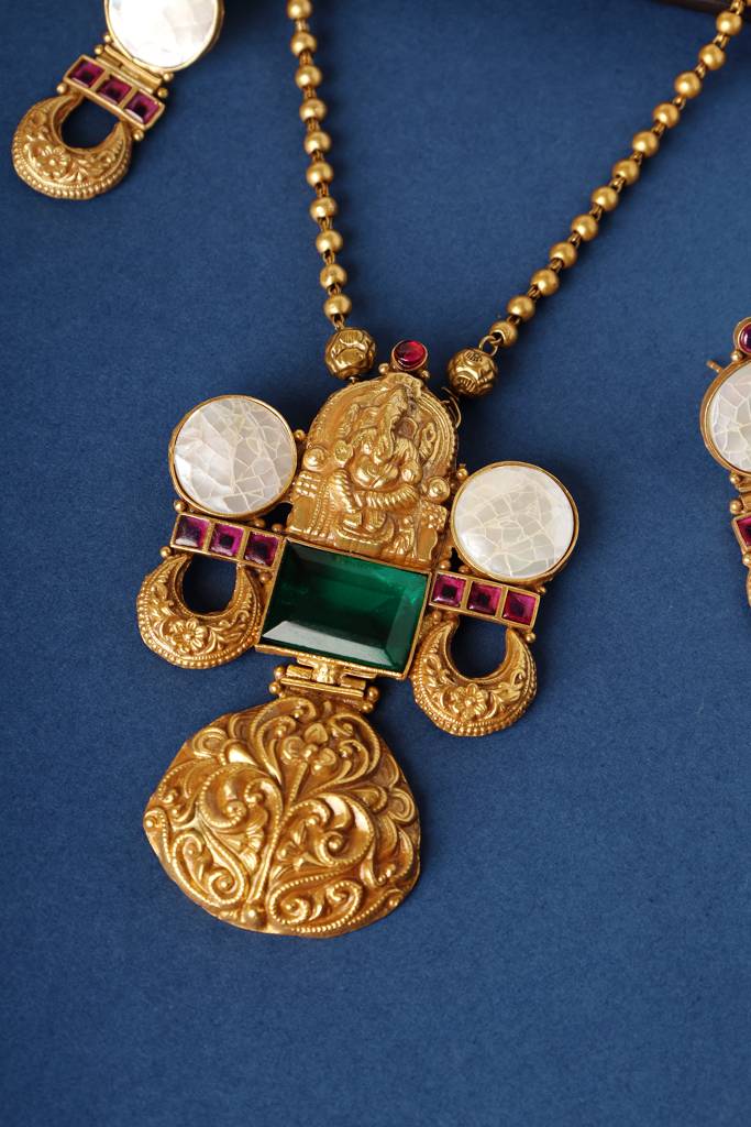 Mother Of Pearl Temple Pendant Necklace Set : MMAY2513