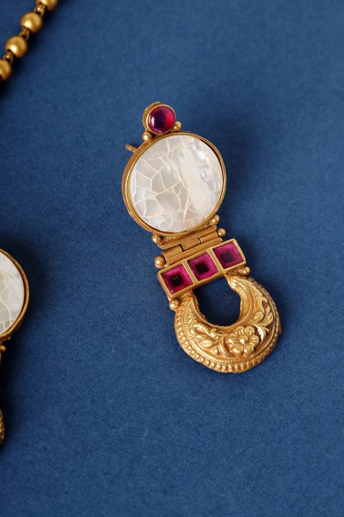 Mother Of Pearl Temple Pendant Necklace Set : MMAY2513