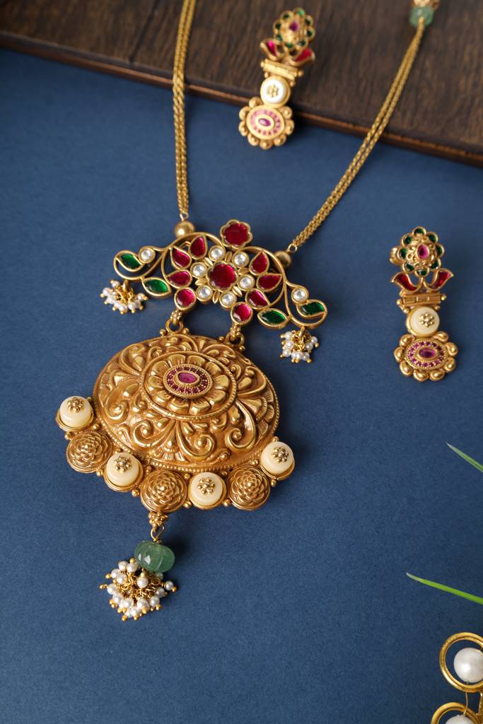 Kundan Temple Pendant Necklace Set : MMAY2516