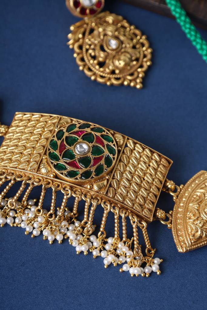 Kundan Temple Choker Set : MMAY2521