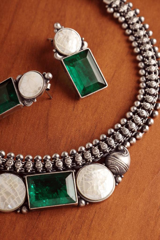 Green Mother Of Pearl Temple Necklace Set : MMAY2535