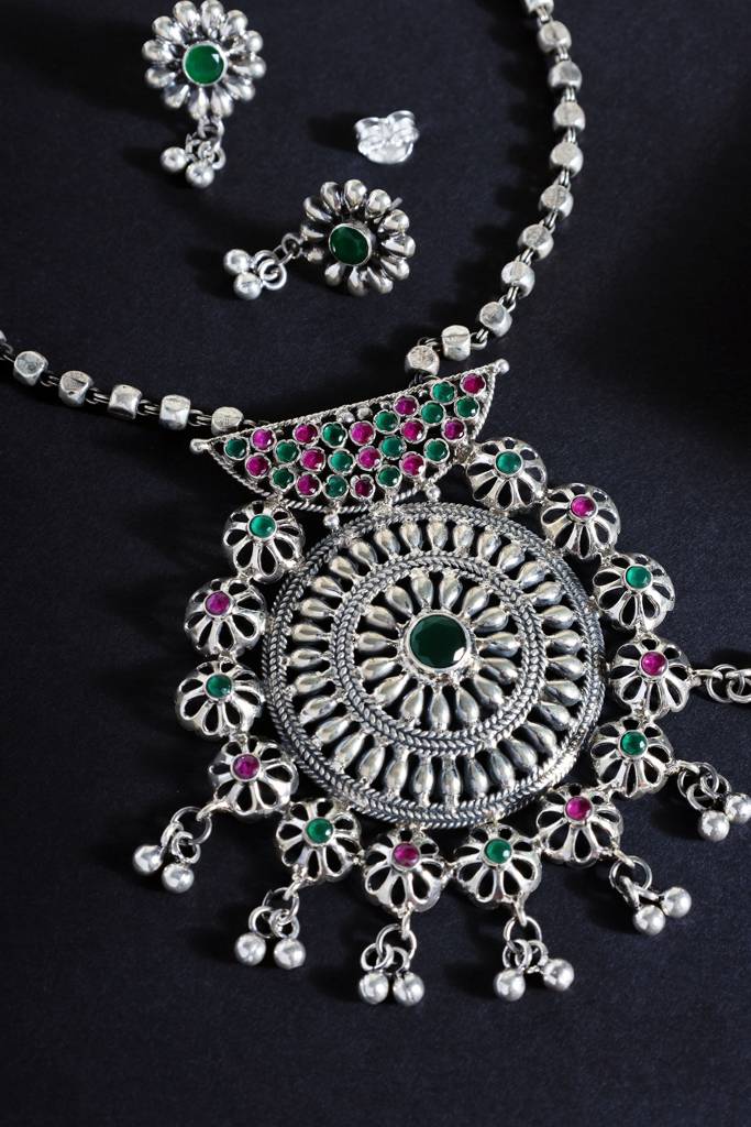 Cut Stone Long Pendant Necklace Set : MMAY2554