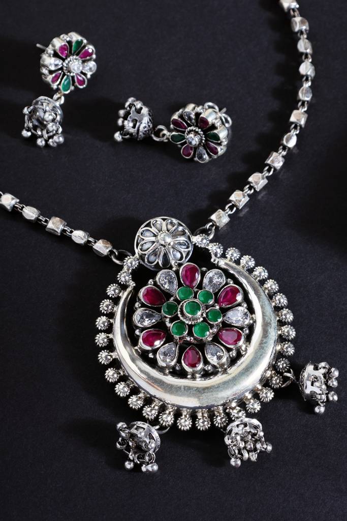 Cut Stone Pendant Long Necklace Set : MMAY2556