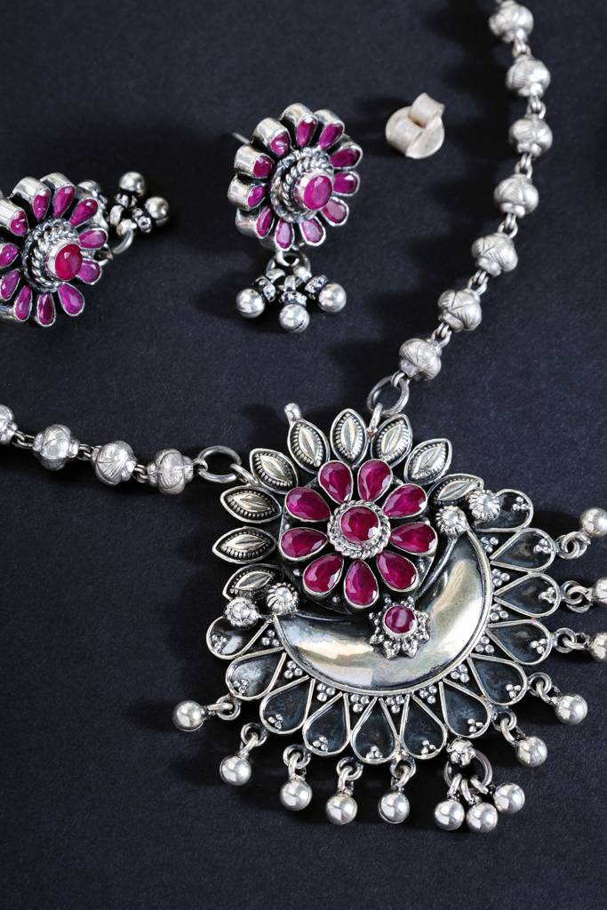Floral Ruby Long Pendant Necklace Set : MMAY2559