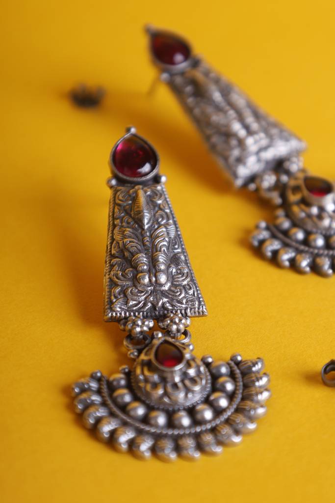 Kempstone Long Temple Earrings : MMAY2584