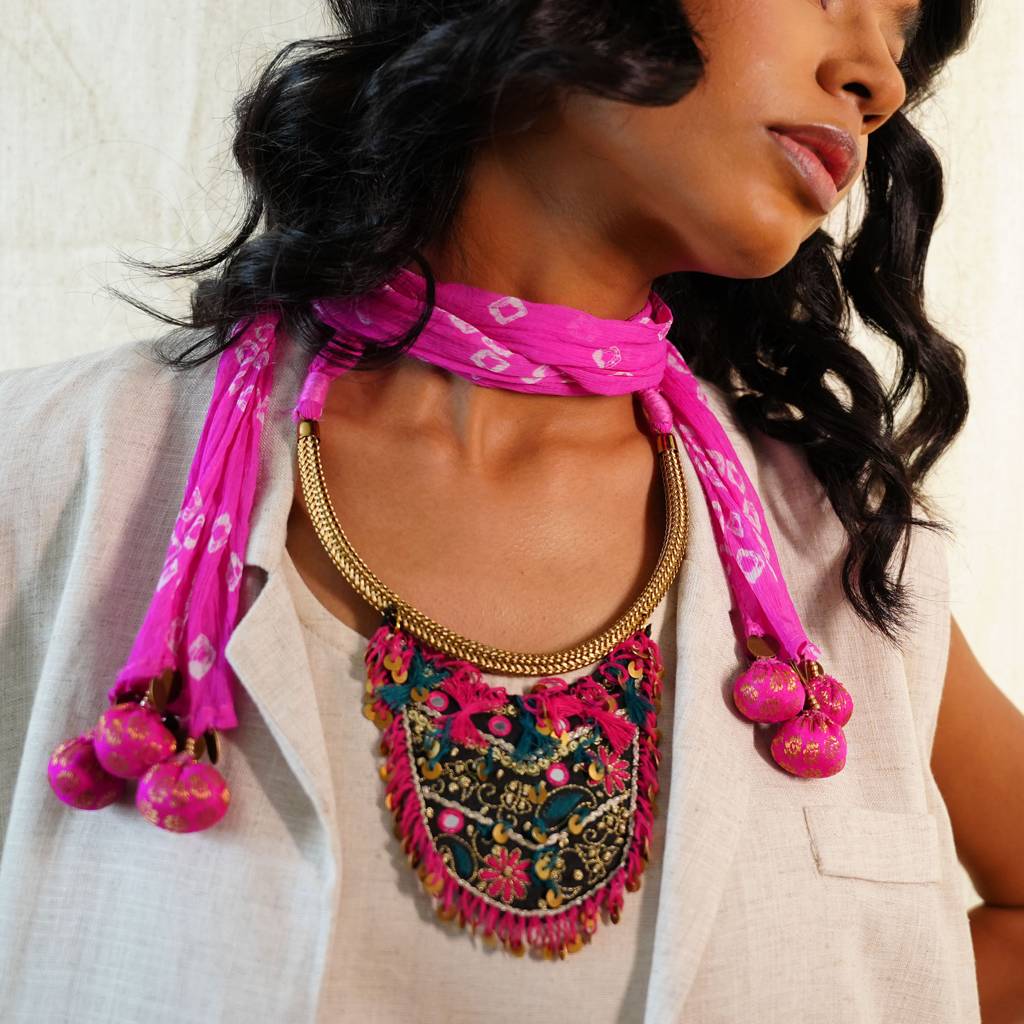 Gulnaar Scarf Necklace Gulnaar Scarf Necklace · Eternz