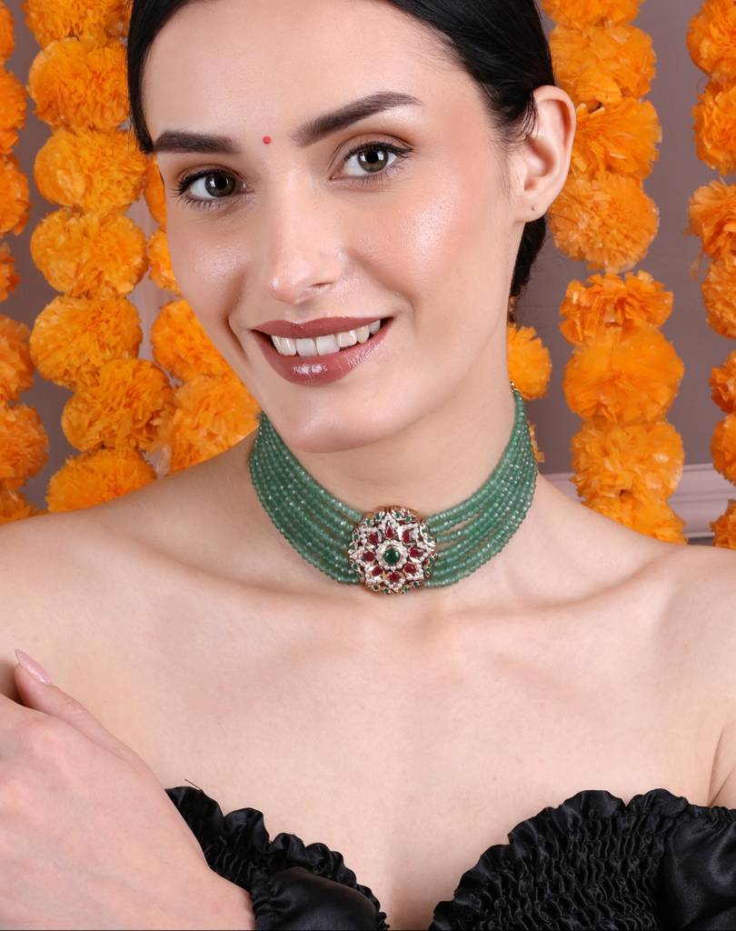 Royal Emerald Beaded Choker With Jadau Floral : RMQJ0247