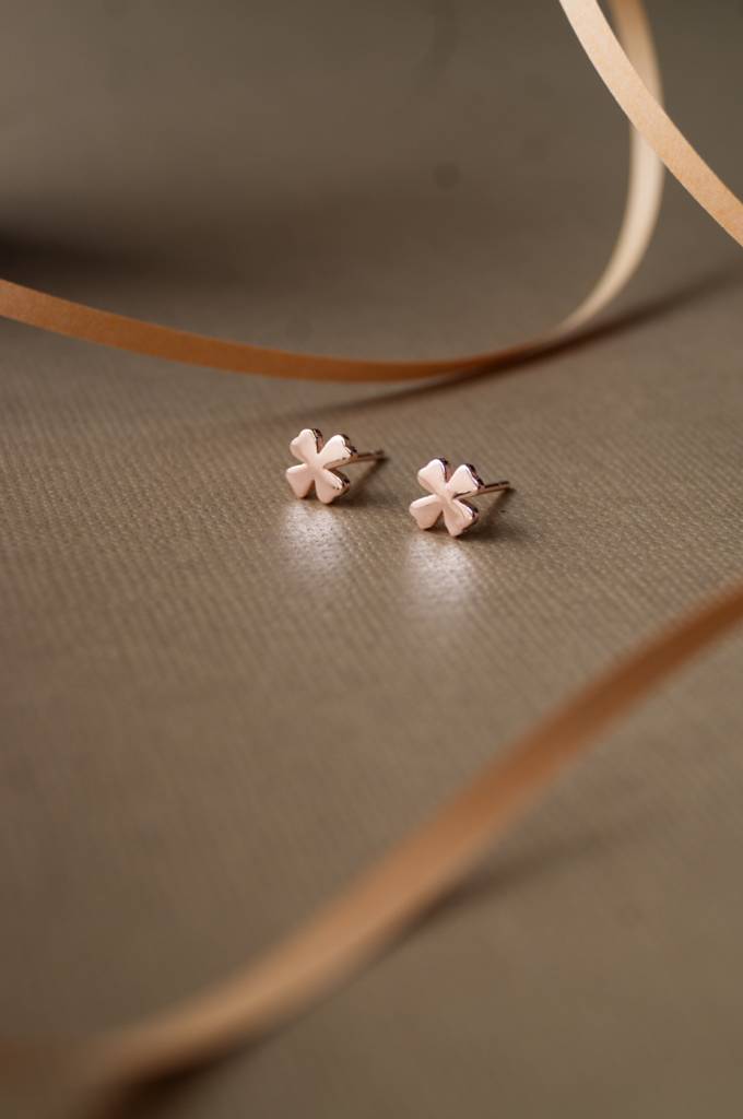 Clover Leaf Flower Rose Gold Plated Mini Sterling Silver Stud Earrings : MPRES46D079