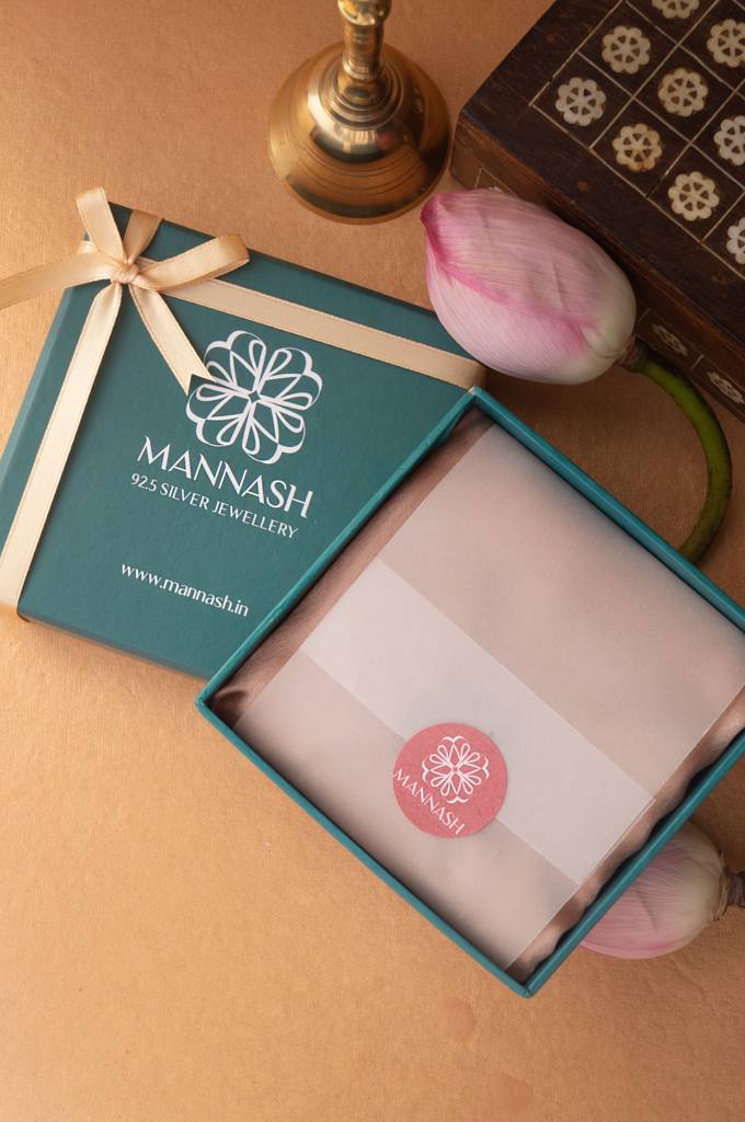 999 Purity Silver Lakshmi Coin (5Gm) - Atrangi Family Wali Diwali Gift Hamper : MPSDHC894D2231