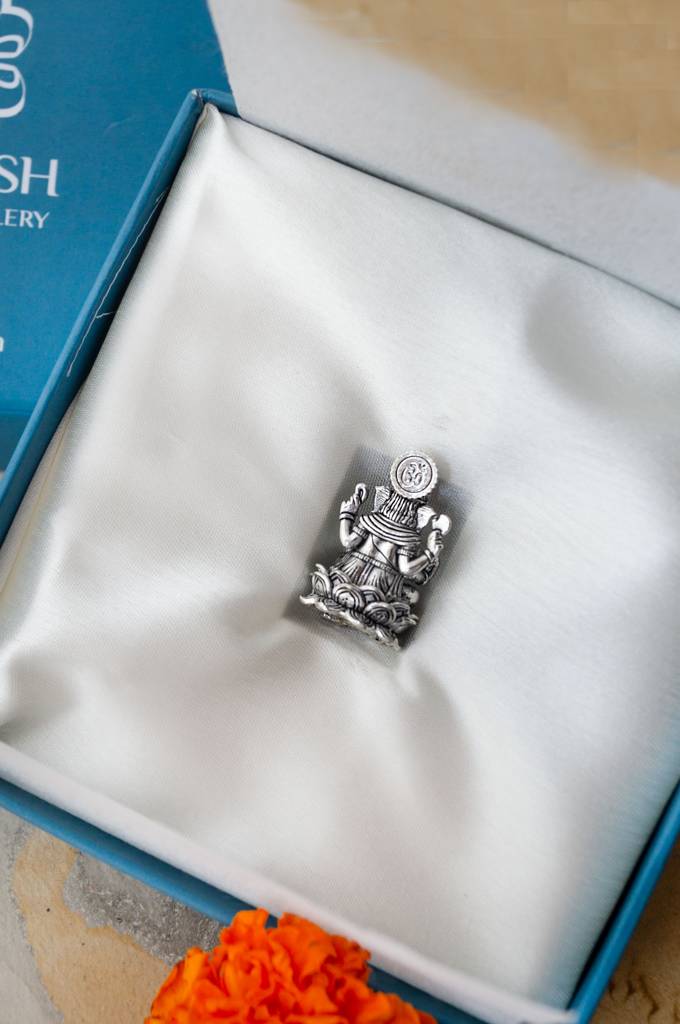 Divine Ganesha Antique Finish 925 Sterling Silver Idol : MPSIG774D1813