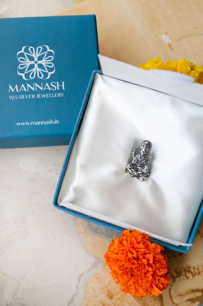 Divine Lakshmi Antique Finish 925 Sterling Silver Idol : MPSIL774D1814